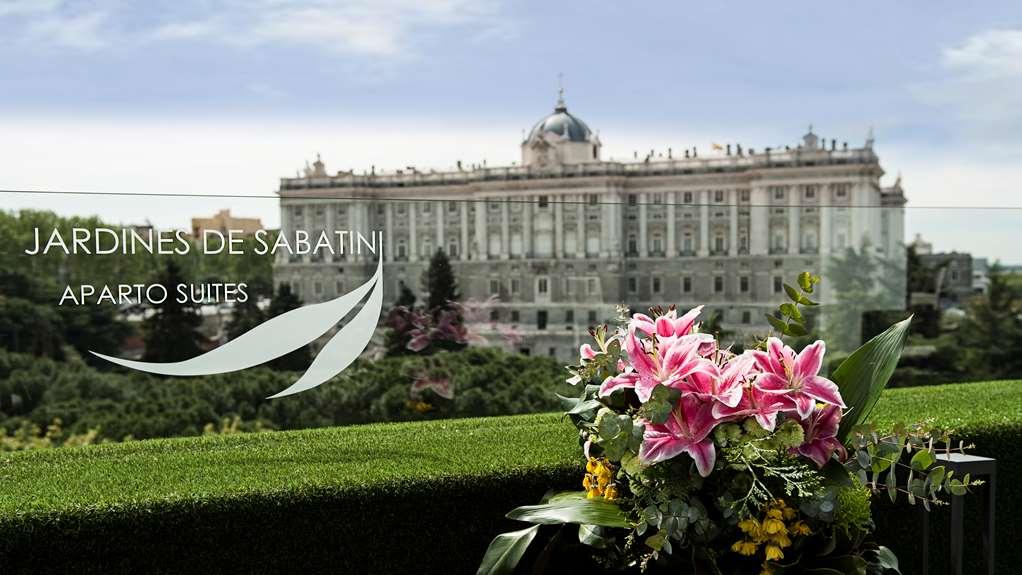 Apartosuites Jardines De Sabatini Μαδρίτη Ανέσεις φωτογραφία